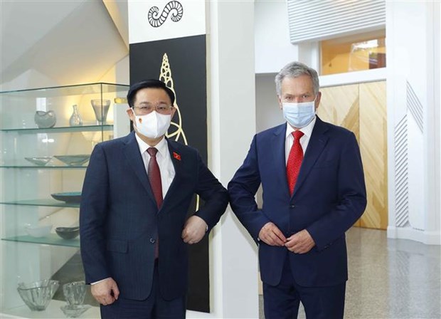 越南国会主席王廷惠会见芬兰总统绍利·尼尼斯托